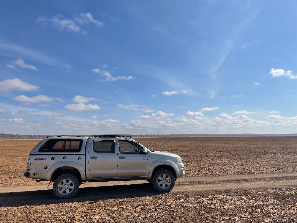 4x4-Kenya Toyota Hilux jeep without rooftent for lodge based safaris