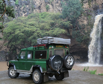 4x4-Kenya Land Rover Defender selfdrive in Maasai Mara.
