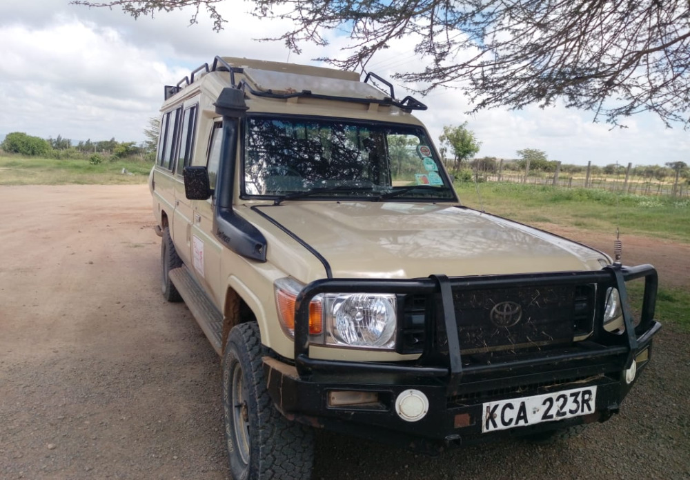 4x4-Kenya Safari 8 seats Toyota Landcruiser for Kenya offroad safaris