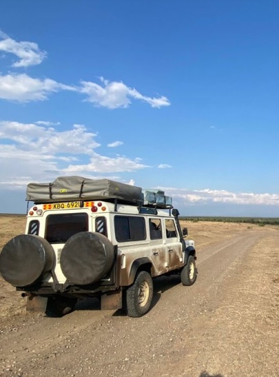 4x4 Kenya Land rover Defender 110 double tent selfdrive in Maasai Mara